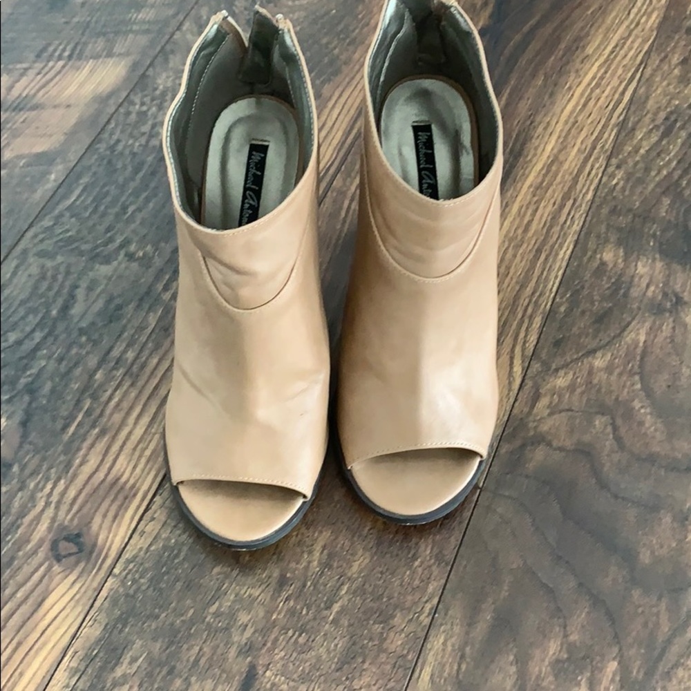 Peep toes booties